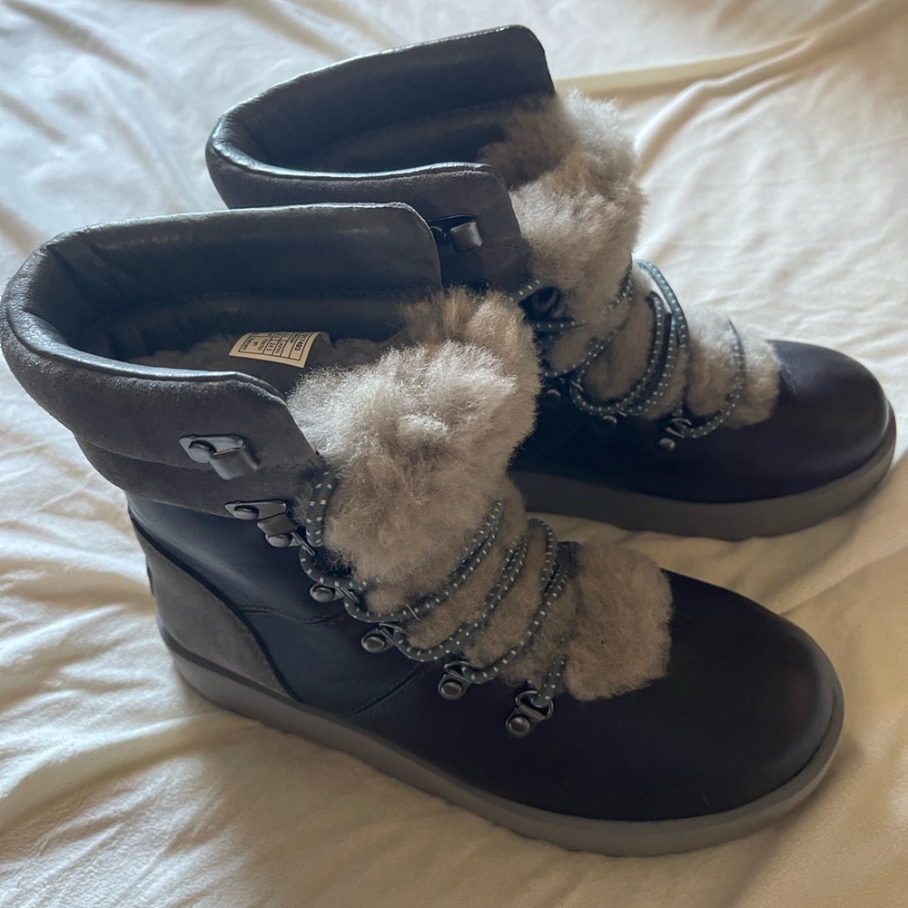 UGG Women's Black and Gray Winter Boots